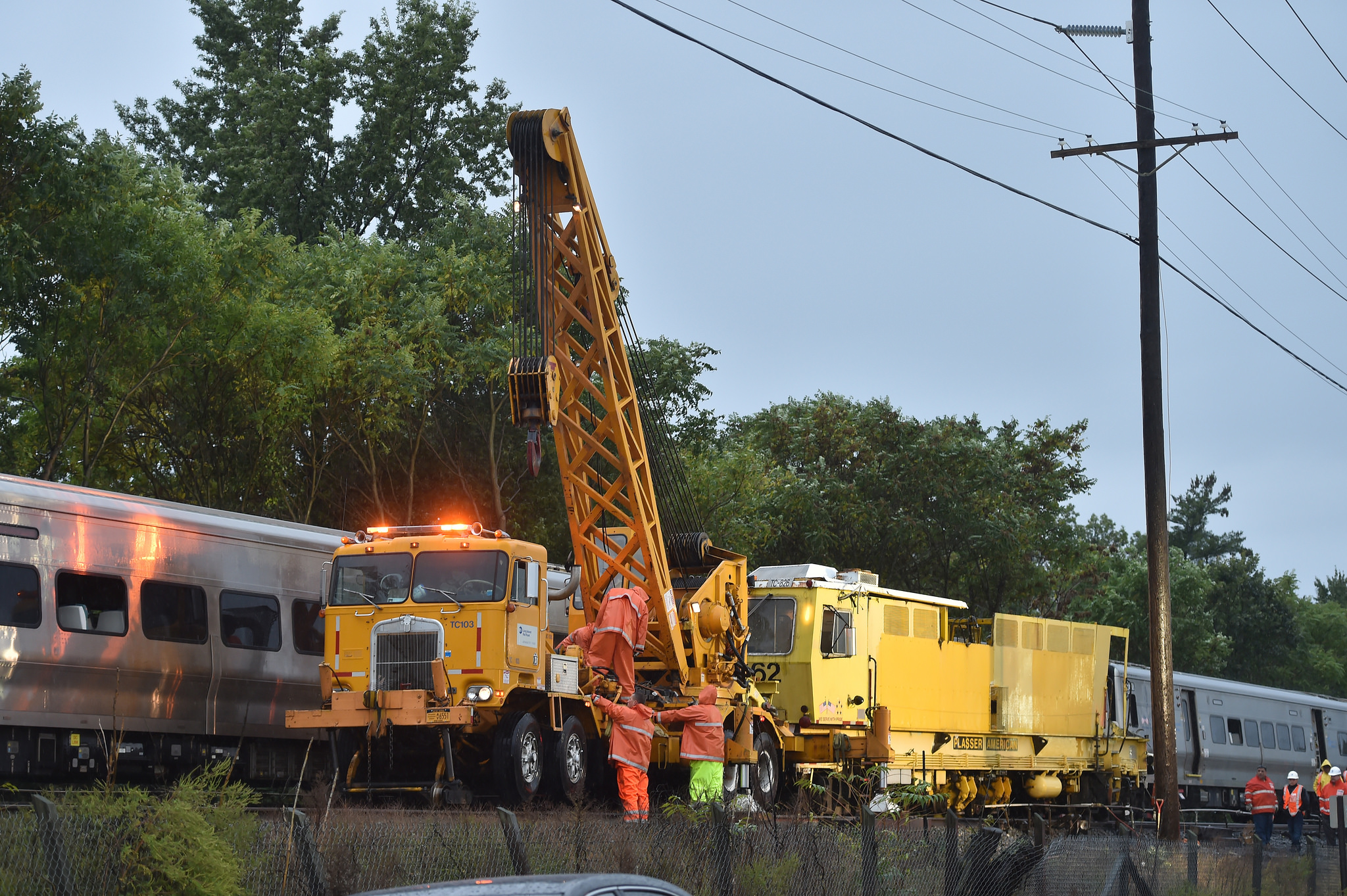 Crews work to clean up site of LIRR derailment on Saturday, Oct. 8, 2016 in New Hyde Park. (Photo credit: New York Governor's office)