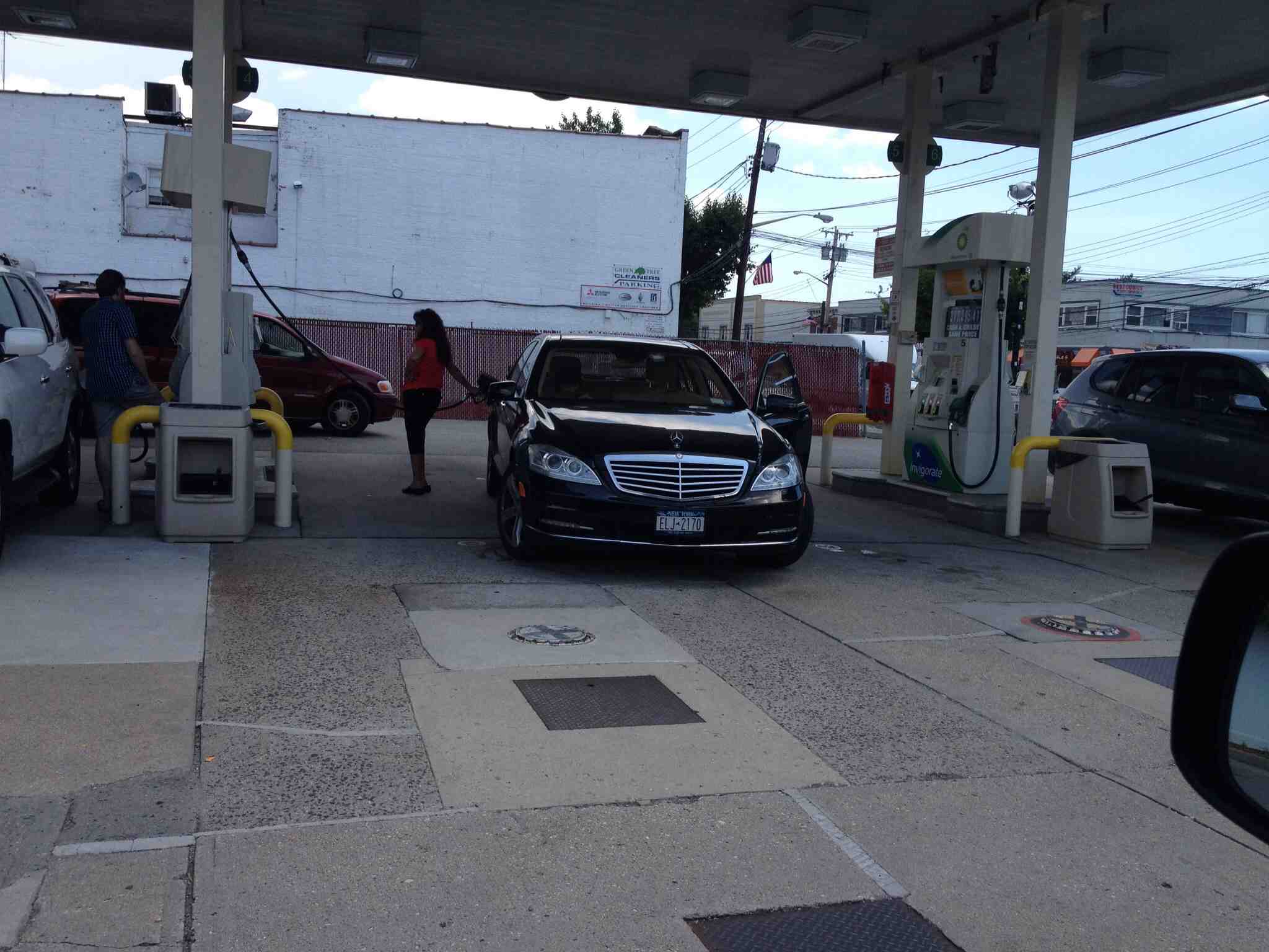 Reddit Woman Pumping Gas