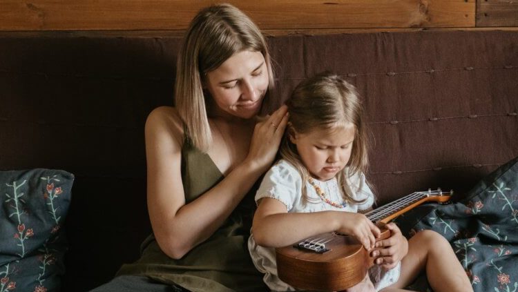 mother-and-child-2805396-800×1200