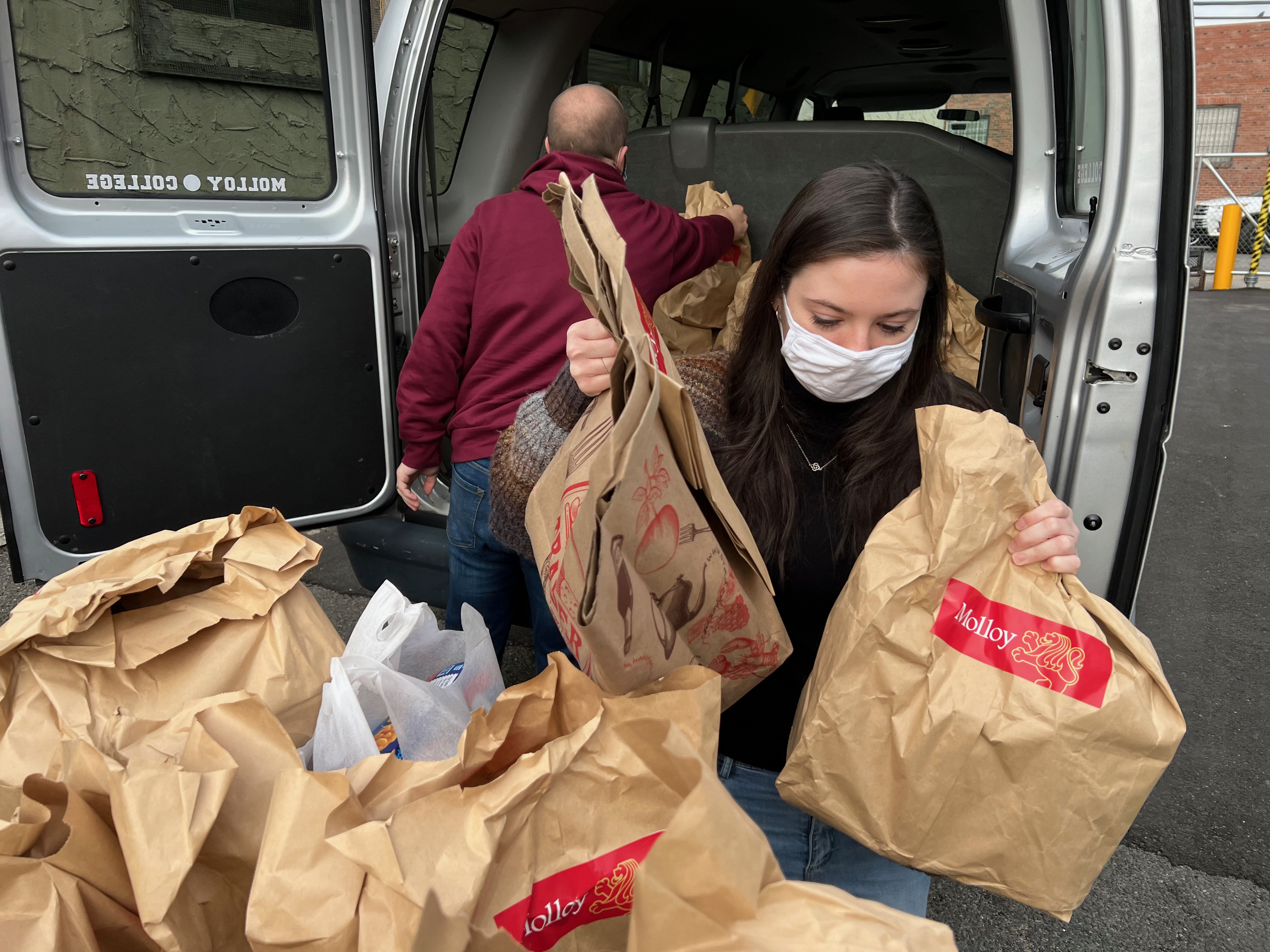 PHOTO MolloyFoodDonation4