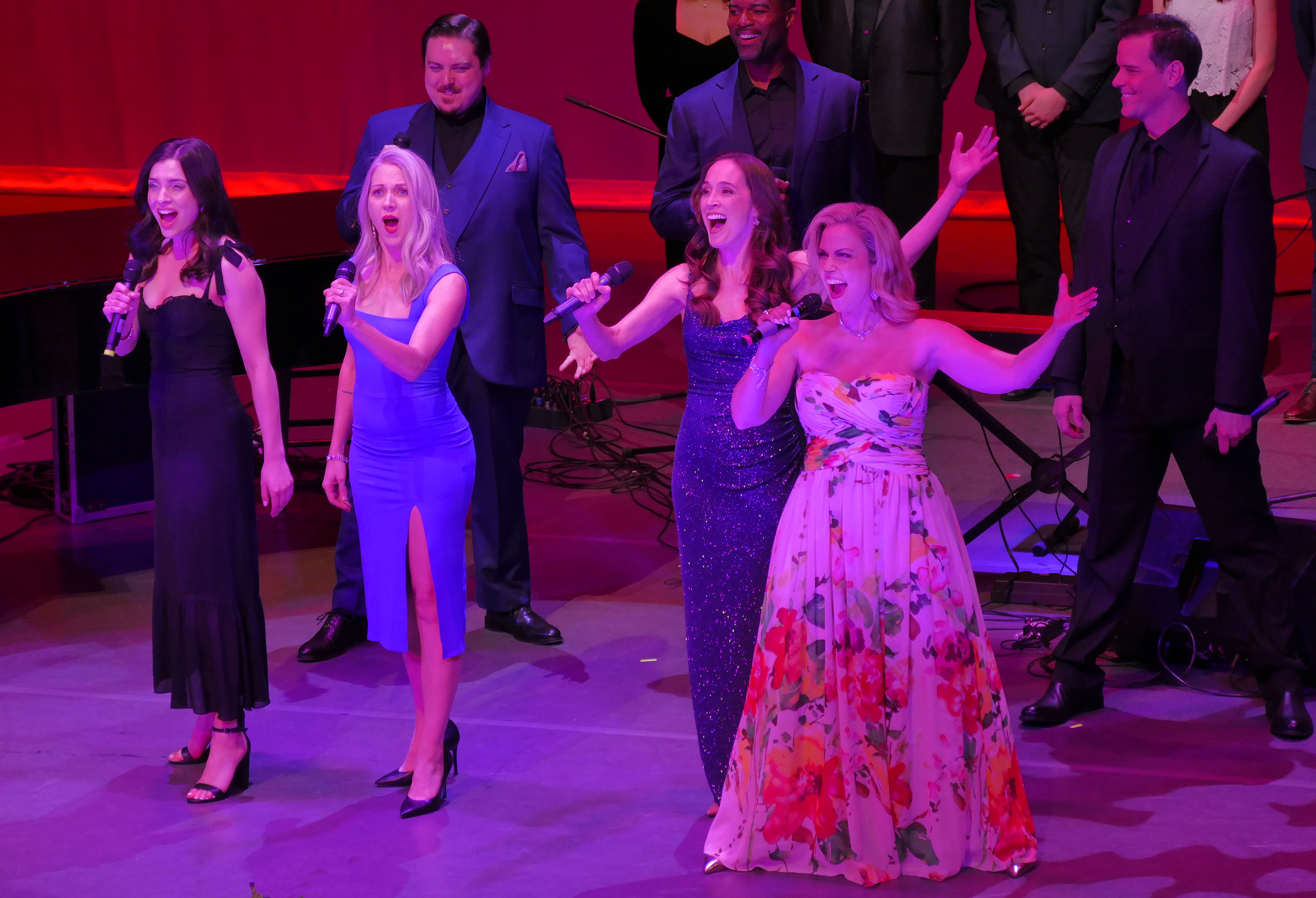 Rvc Ctr Molloy College l to R Julia Udine Sara Jean Ford Elizabeth Welch Raquel Suarez Groen of Phantom of the Opera fame sing together 4522 Joe Abate
