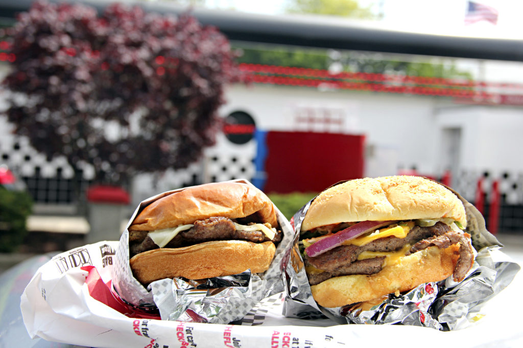 Dining_BurgerDrive_052516_CheckersB