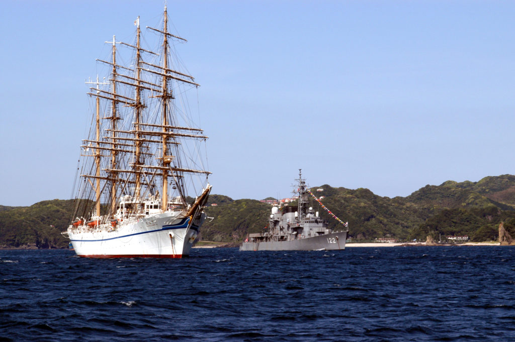 040515-N-1194D-001