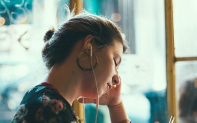 people-2562724_1920