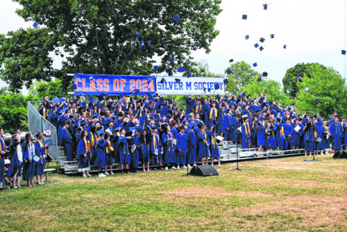 Graduation6 26MHP F 500x334 1