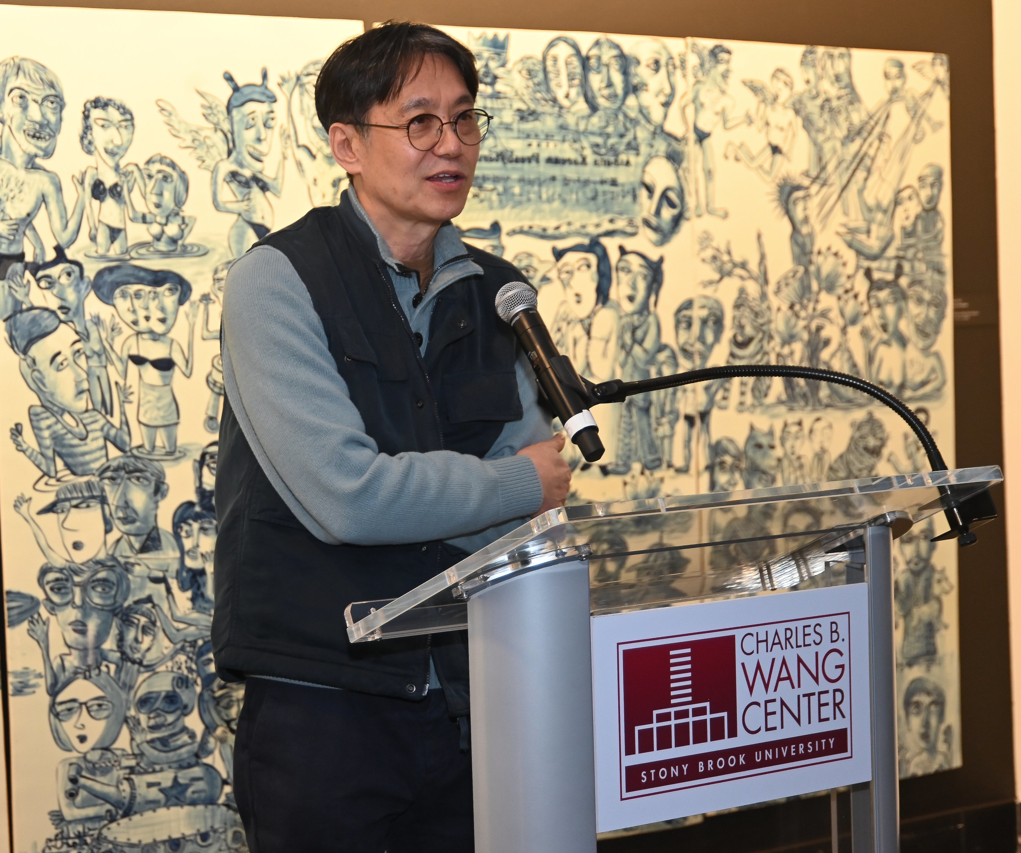 Image 4 Sunkoo Yuh thanking everyone who attended the lecture and reception
