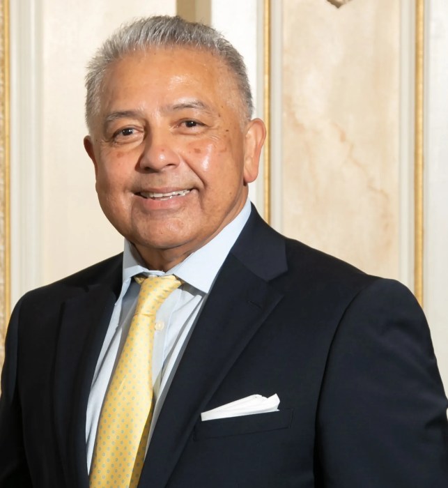 Mateo Flores.