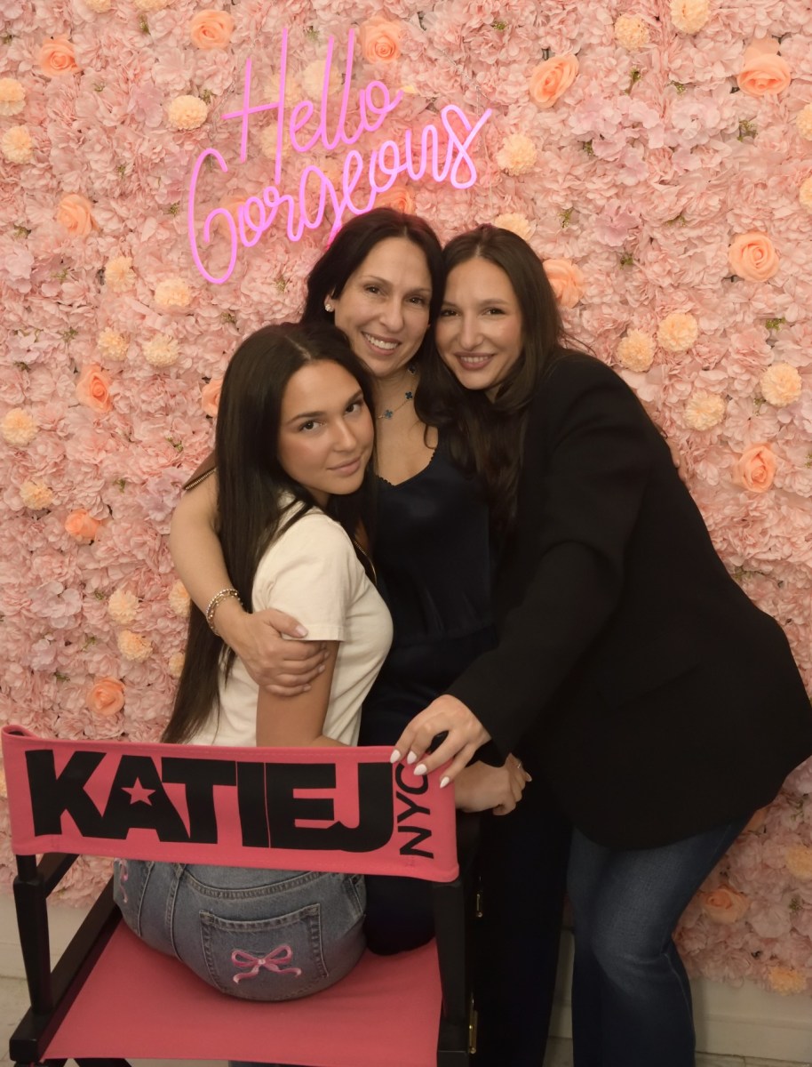 Roslyn mom, Shari Fine, is the founder of tween fashion empire, KatieJNYC.
