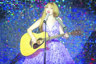 Elizabeth Edquist is 'Totally Taylor' — Long Island's very own Taylor Swift.