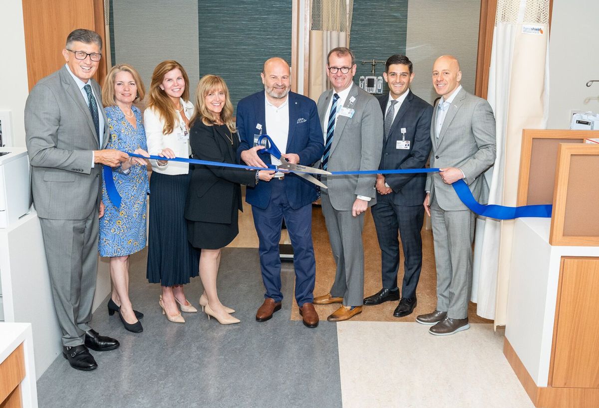 Dr. Richard Barakat, North Hempstead Town Supervisor Jennifer DeSena, Eileen O’Donnell, Rita Mercieca, Dr. A. Samer Al-Homsi, Jon Sendach, David Brody and Dr. Michael Gitman (L.-R.) at the ribbon cutting for Northwell's expanded R.J. Zuckerberg Cancer Center.