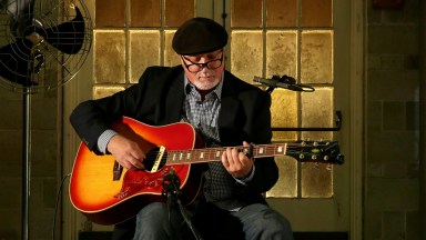 Tal Naccarato will perform his Americana, folk-blues and classical guitar music at the Great Neck Library.